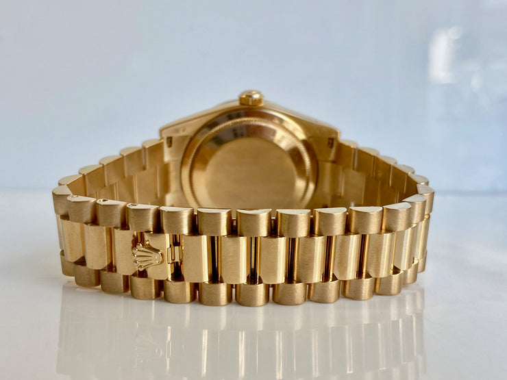 Rolex Day-Date President 18k Yellow Gold with Original Diamond Dial and Original Diamond Bezel