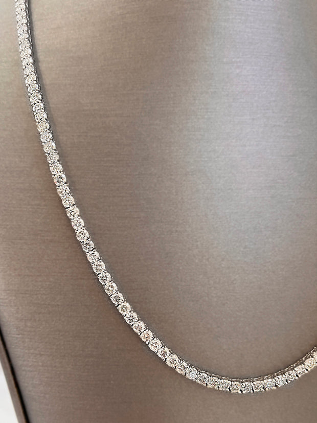 Diamond necklace app. 15.35 CTW Round Brilliant diamonds in 14K White Gold