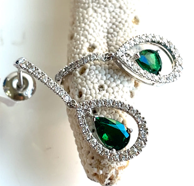 1.03 ctw Pear Shaped Emeralds with 0.46 ctw Diamonds set in 18k White Gold