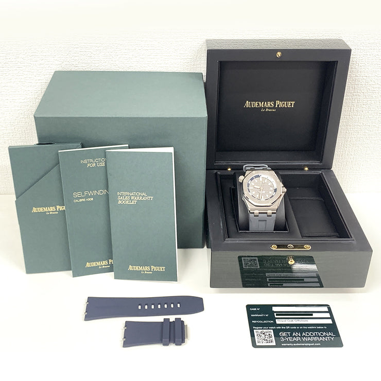 Pre-owned ROYAL OAK OFFSHORE DIVER SLATE GREY DIAL 15720ST.OO.A009CA.01 with original box & cards like new