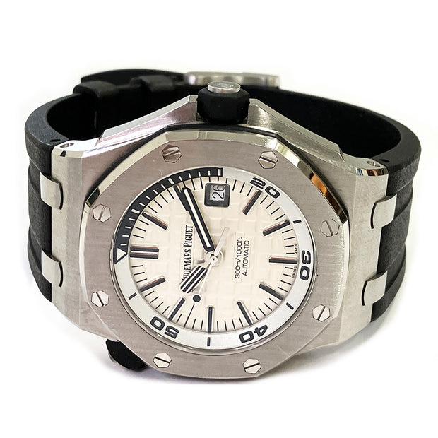 PRE-OWNED ROYAL OAK OFFSHORE DIVER 15710ST.OO.A002CA.02 SILVER DIAL 42 mm ORIGINAL BOX&PAPERS