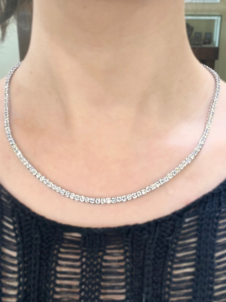 Diamond necklace app. 15.35 CTW Round Brilliant diamonds in 14K White Gold