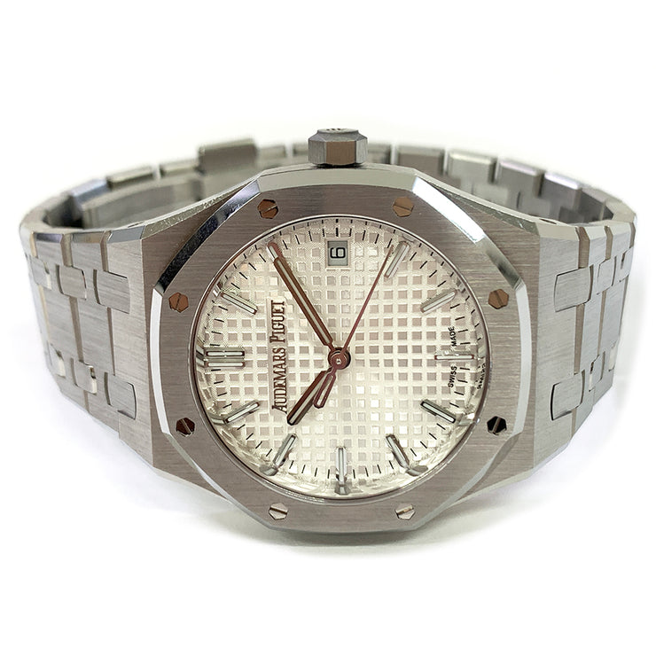 Pre-owned Audemars Piguet Royal Oak Selfwinding 77450ST.OO.1220ST.02 Silver Dial Steel bracelet With original box & papers Like new