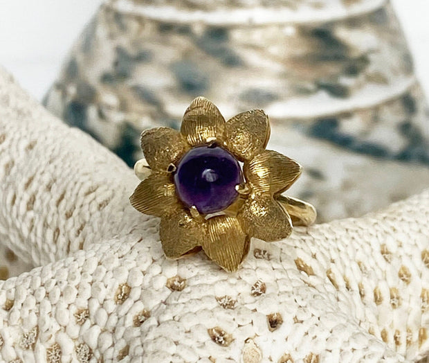 Retro Flower Ring Deep Purple Amethyst Cabochon Center Stone in 18k Yellow Gold