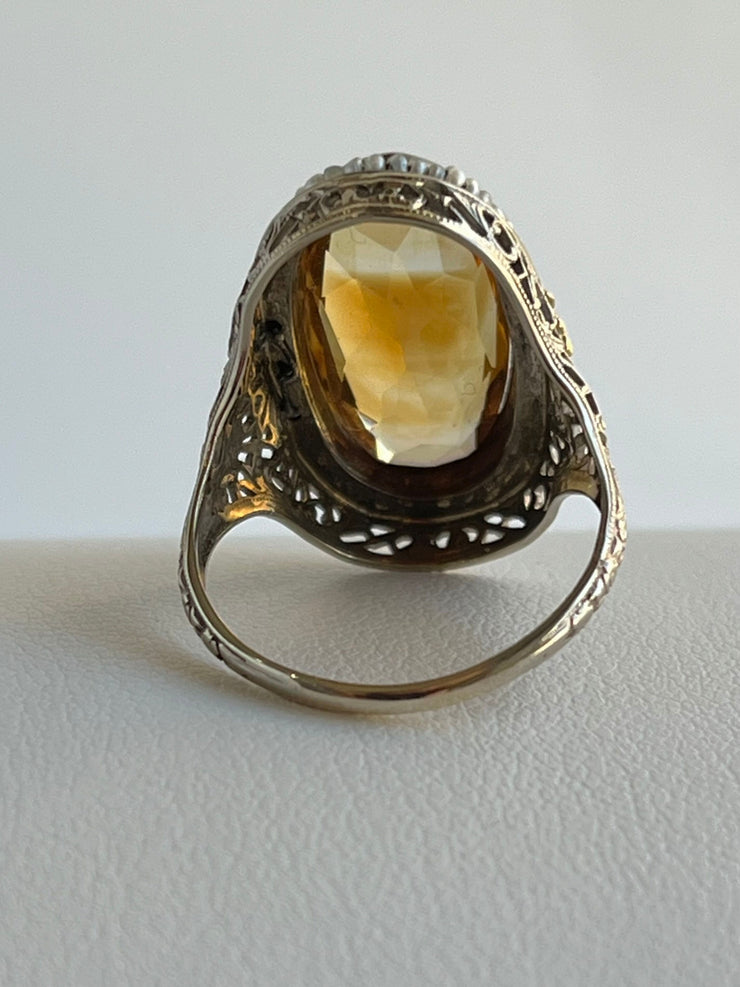 Collectible Vintage Ring with Citrine and Pearls –
A radiant centerpiece perfect for lovers of antique elegance.

