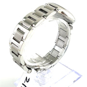 Detailing the back of the watch and look at the links.