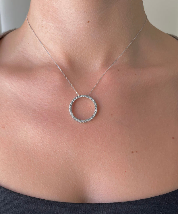  Perfect for everyday elegance, anniversaries, or meaningful gifting.