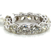 7.05 carats total weight of round brilliant cut diamonds.