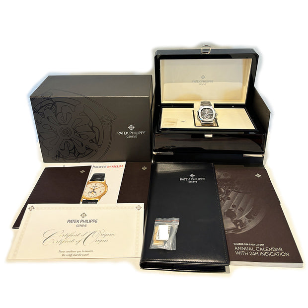 Shown here is the full set with Watch, box and papers.