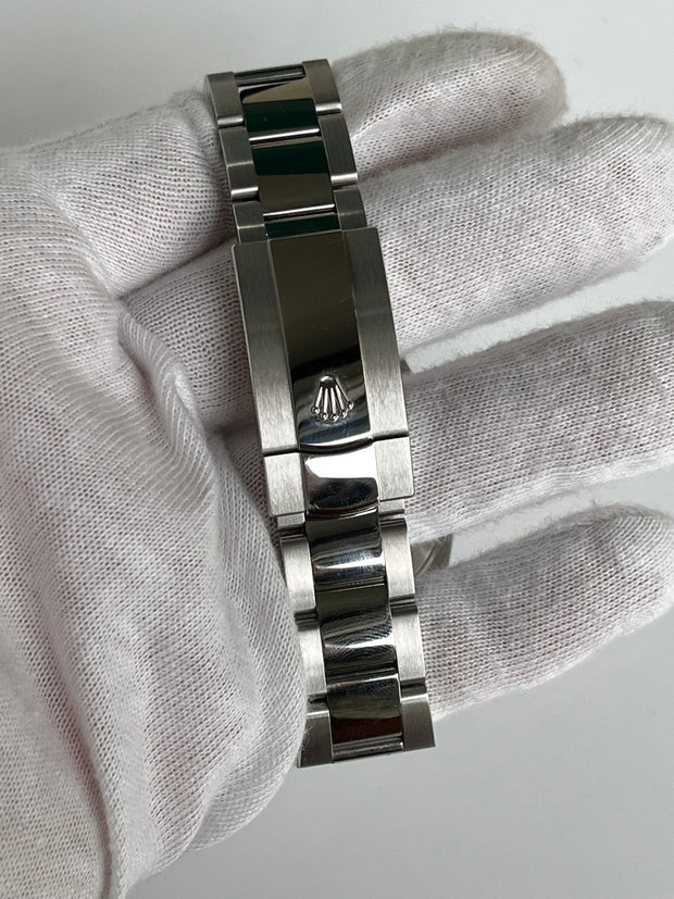 Another look at the balc of the oyster bracelet with fold-over deployment closure.