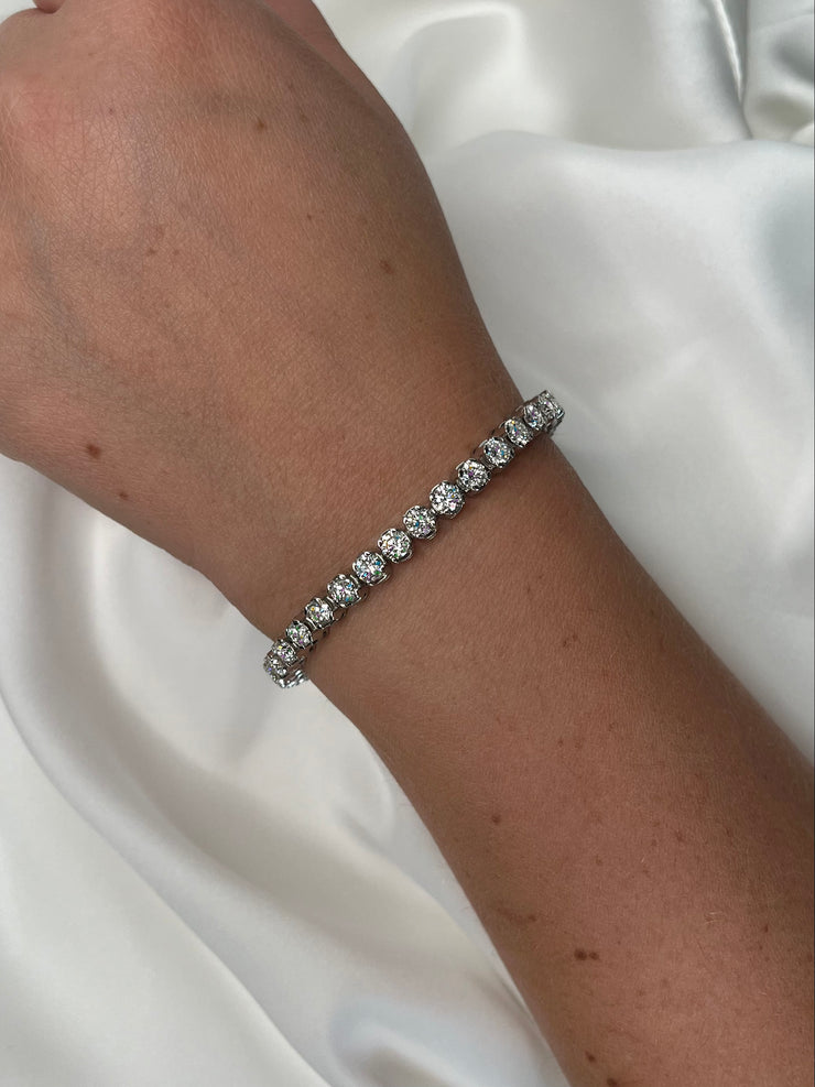 Round Brilliant Cut Diamond Tennis Bracelet