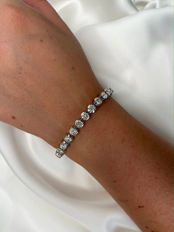 Round Brilliant Cut Diamond Tennis Bracelet