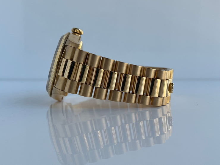 Classi Oyster bracelet.