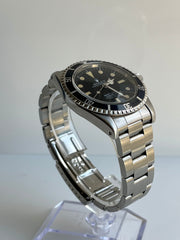 An angled view of the Vintage Rolex Submariner 5512.