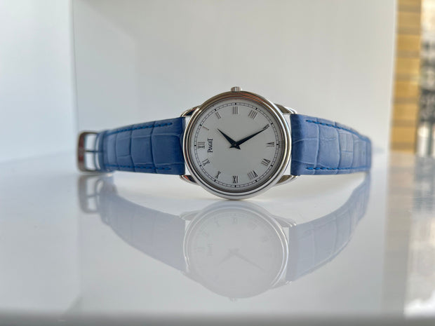 A thoughtful choice for both men and women, this Piaget Gouverneur is a refined companion for formal occasions or everyday sophistication.