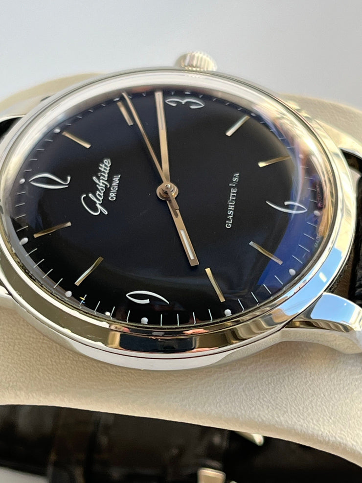 Pre-Owned Glashütte Original Sixties Men's Watch Ref. 39-52-04-02-04