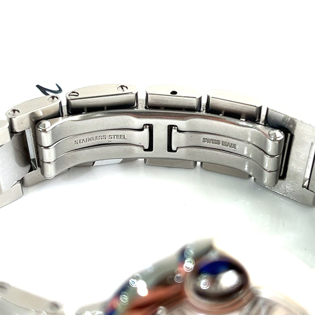 A detailed shot of the iknner fold over closure.