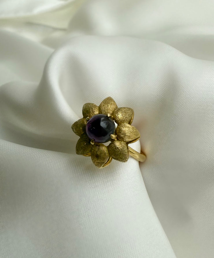 Retro Flower Ring Deep Purple Amethyst Cabochon Center Stone in 18K Yellow Gold