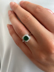This equisite emerald ring shown here on hand.