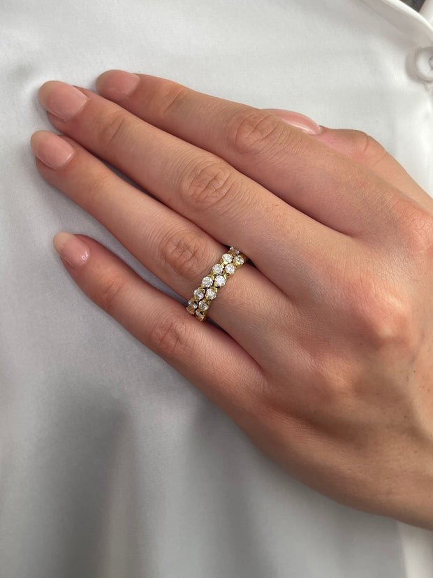 Shown here expertly stack on models hand.