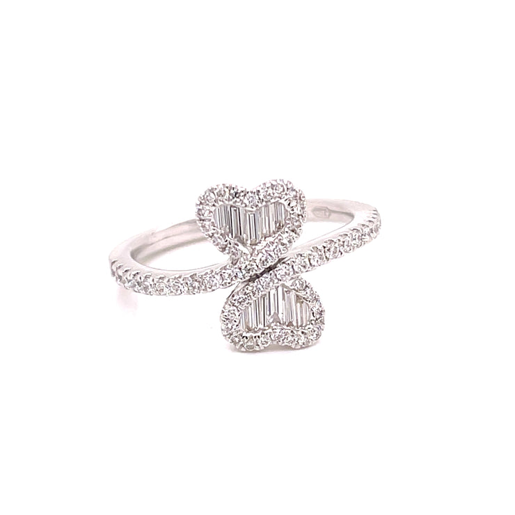 A close detailing of this double heart sweetheart ring.