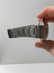 Shown here with minmal stretch at the iconic oyster bracelet.