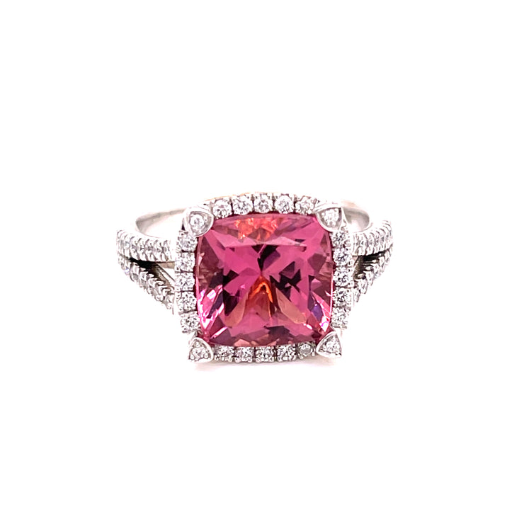 3.44ct tourmaline as the vivid center stone.