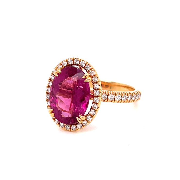 0.48 carats total weight of round brilliant cut diamonds for added brilliance.
