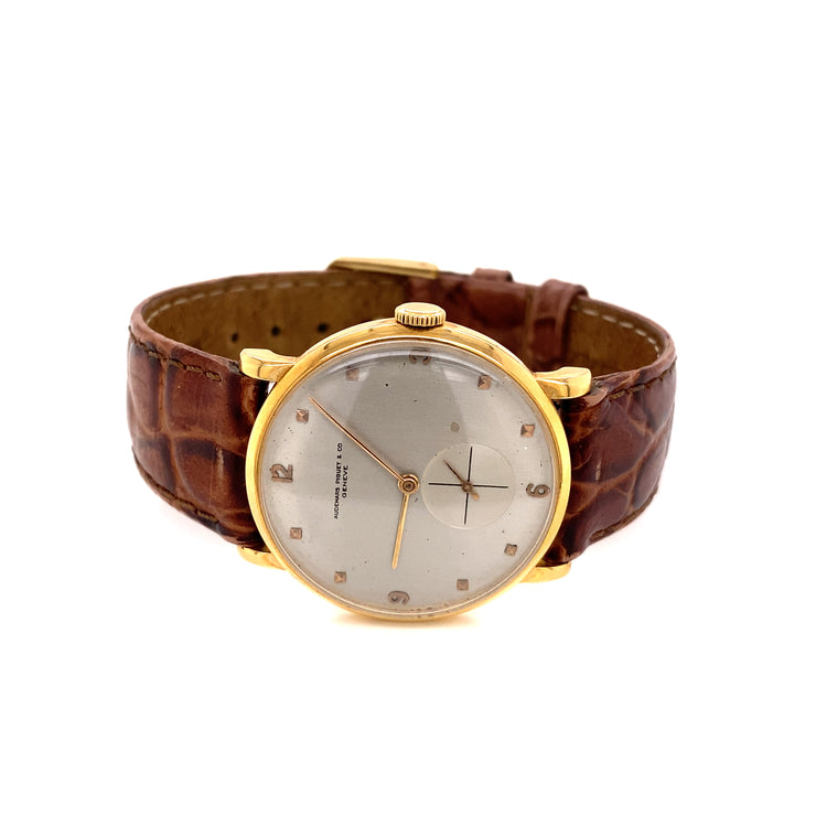Side detail of this classic Audemars Piguet watch.