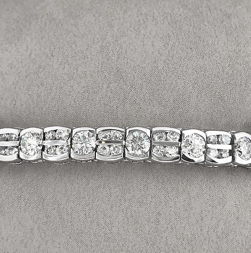 6.72 ctw diamond 14kt white gold bracelet