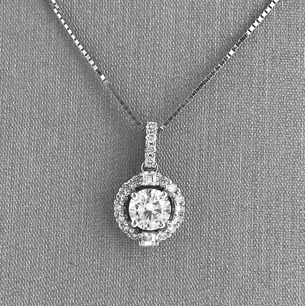 Round diamond halo pendant