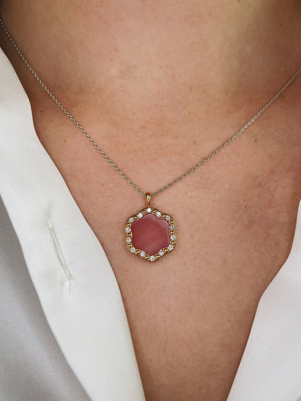 A refined piece ideal for both everyday wear and special occasions.