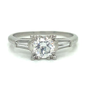Close-up showing the clarity and brilliance of the G/VS1 center diamond.