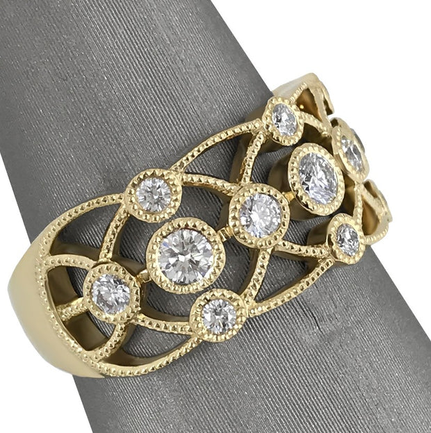 A side view of the filigree ring.