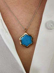 A versatile statement piece for both everyday wear and special occasions